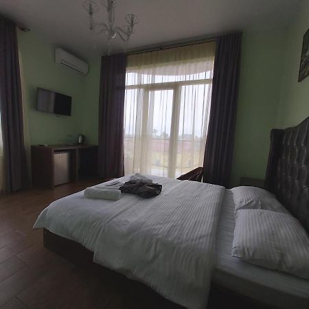 Hotel Maria Batoemi Buitenkant foto