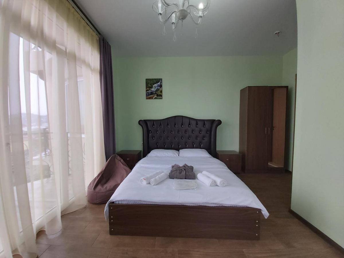Hotel Maria Batoemi Buitenkant foto