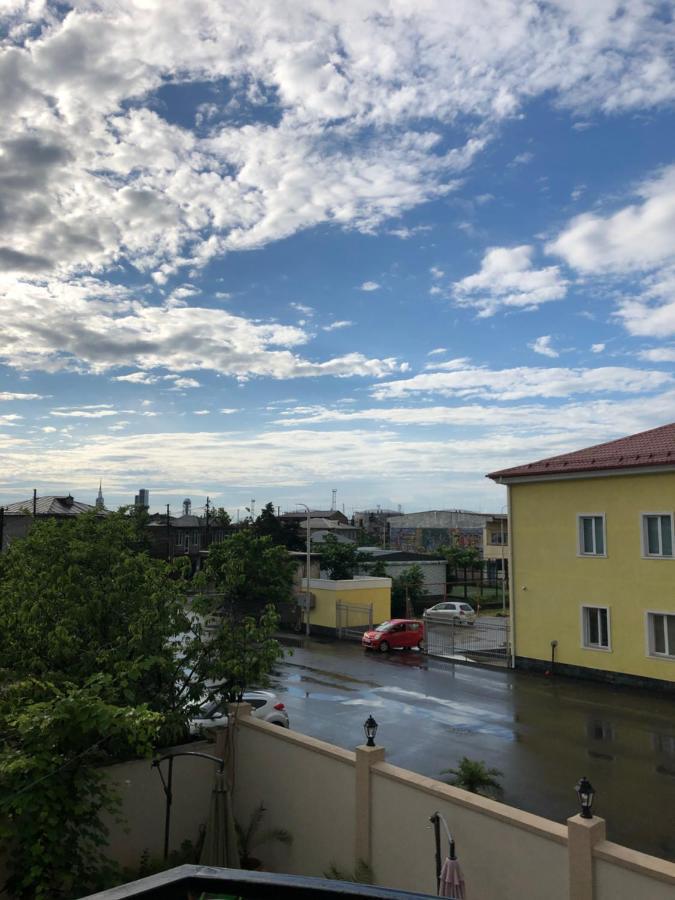 Hotel Maria Batoemi Buitenkant foto