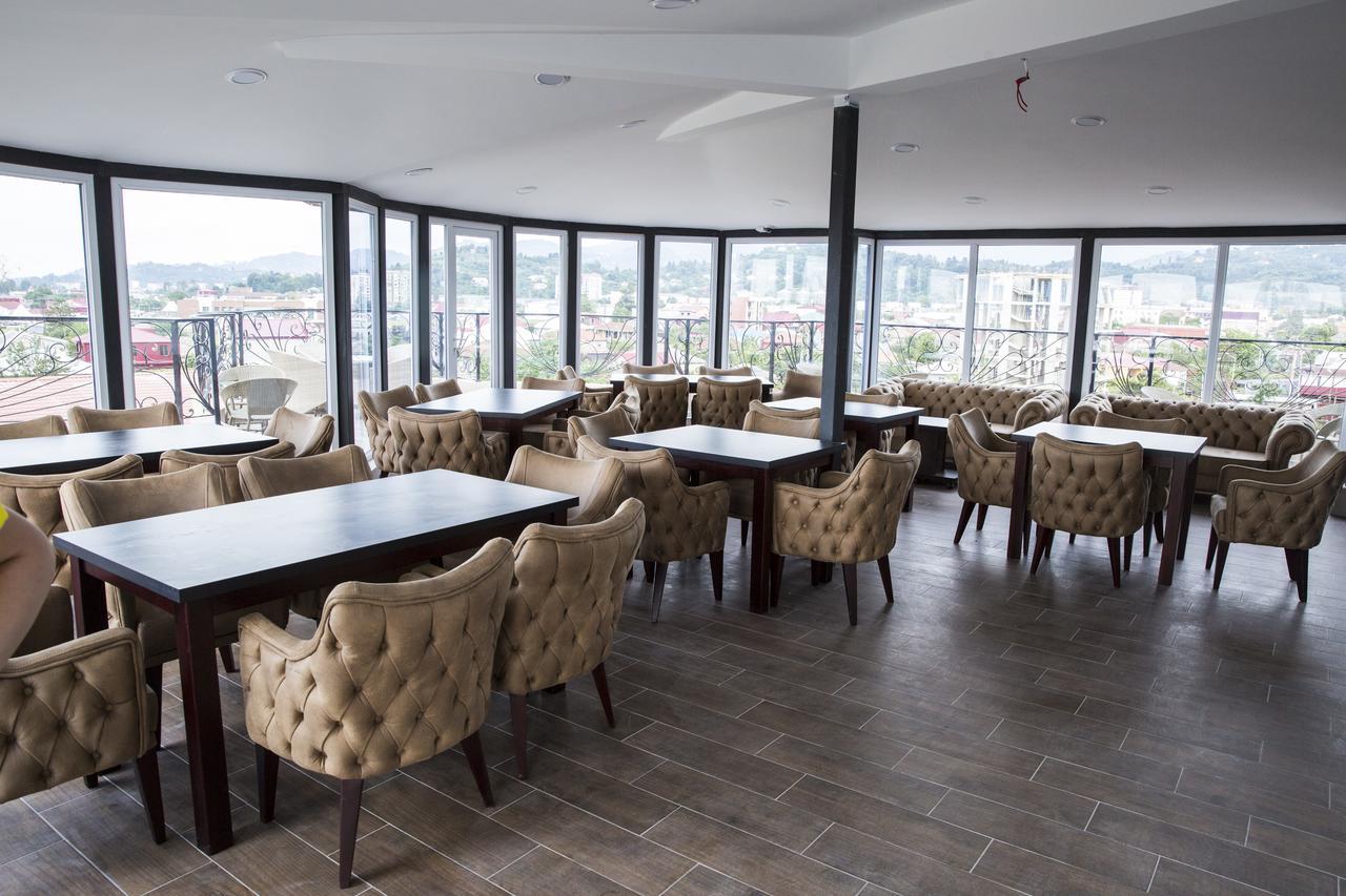 Hotel Maria Batoemi Buitenkant foto