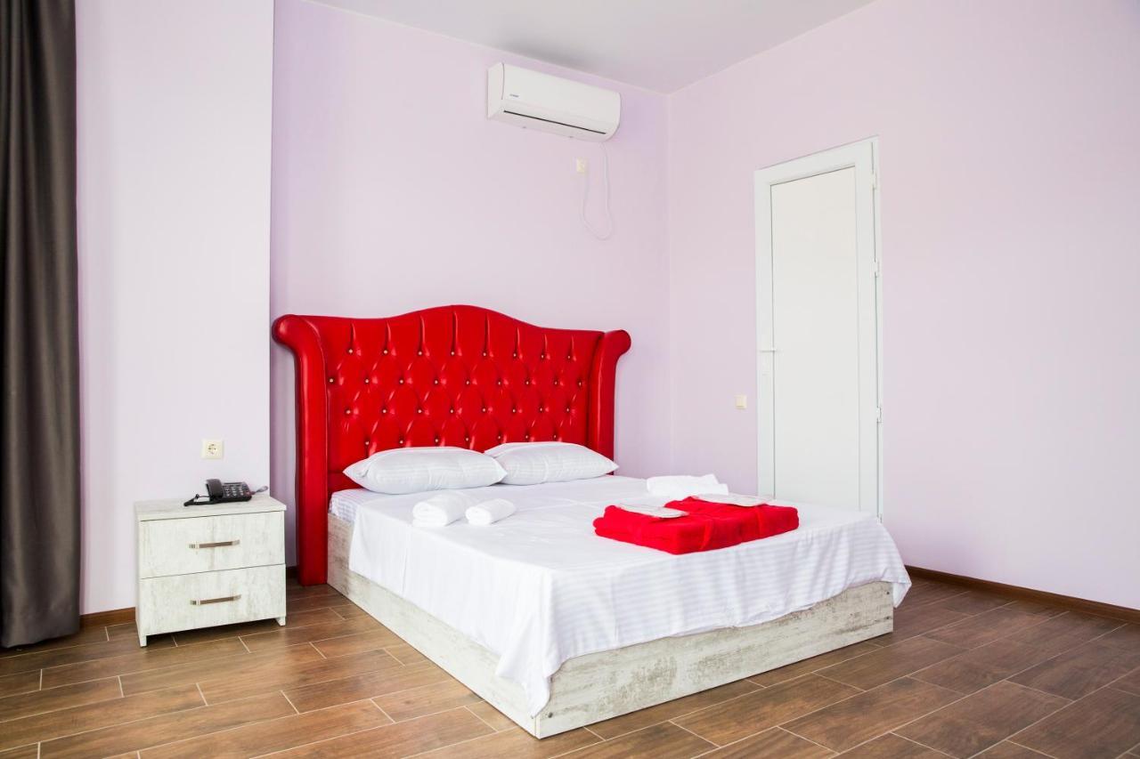 Hotel Maria Batoemi Buitenkant foto